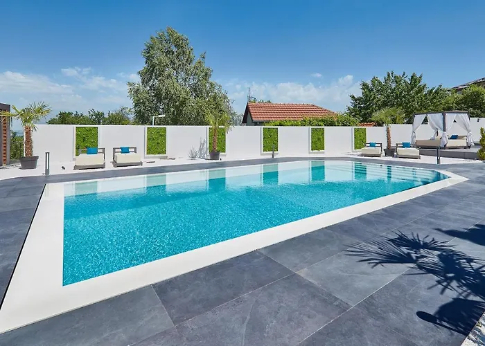 Lumiere Апартаменты *