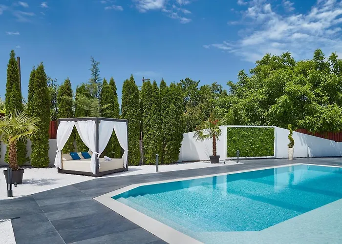 Lumiere * Скопье